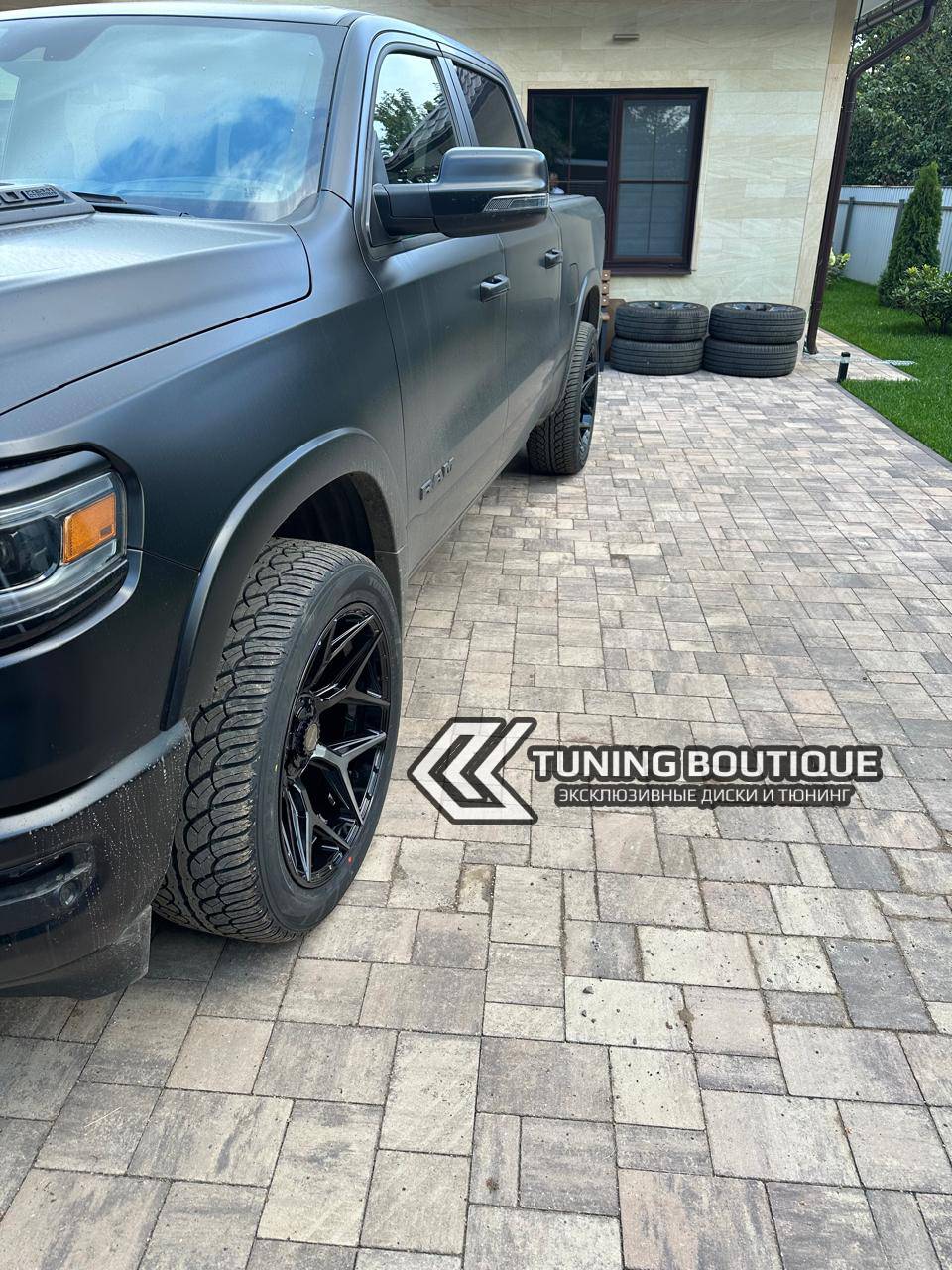 Dodge RAM 1500 на 22" дисках 4PLAY 4P06 фото 2